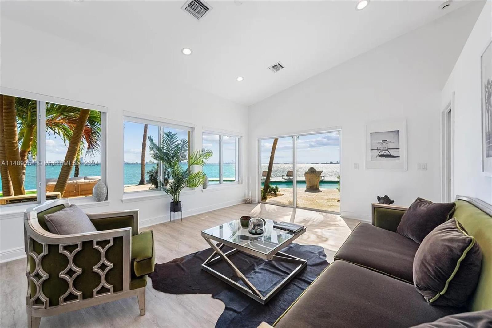 Villa Hashmi Luxury 5Bd & 5Ba Retreat On North Bay Island - Miami Beach — Photos 2