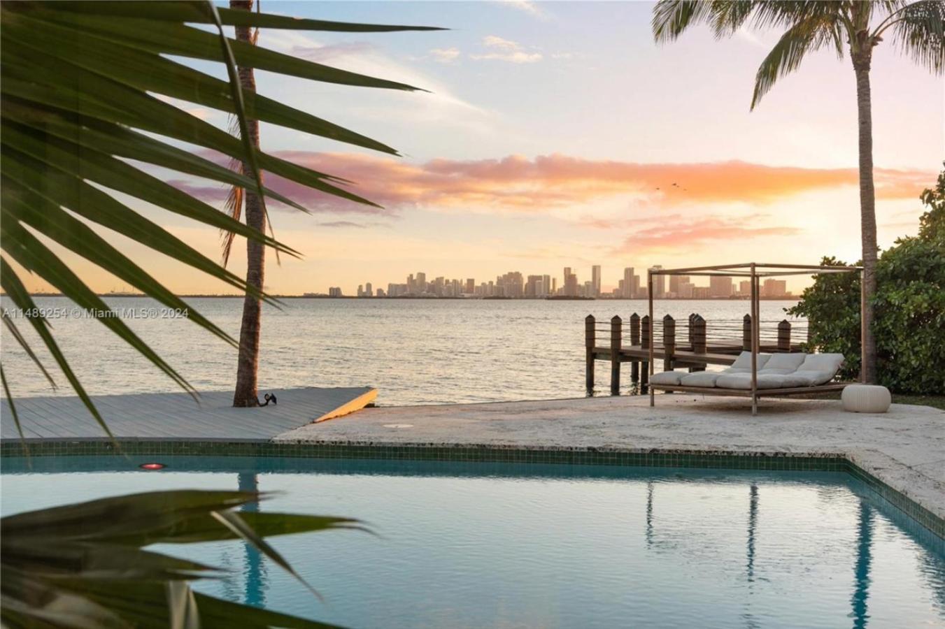 Villa Hashmi Luxury 5Bd & 5Ba Retreat On North Bay Island - Miami Beach — Photos 1